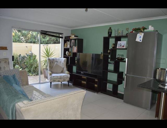 3 BEDROOM TOWNHOUSE FOR SALE IN RYNFIELD